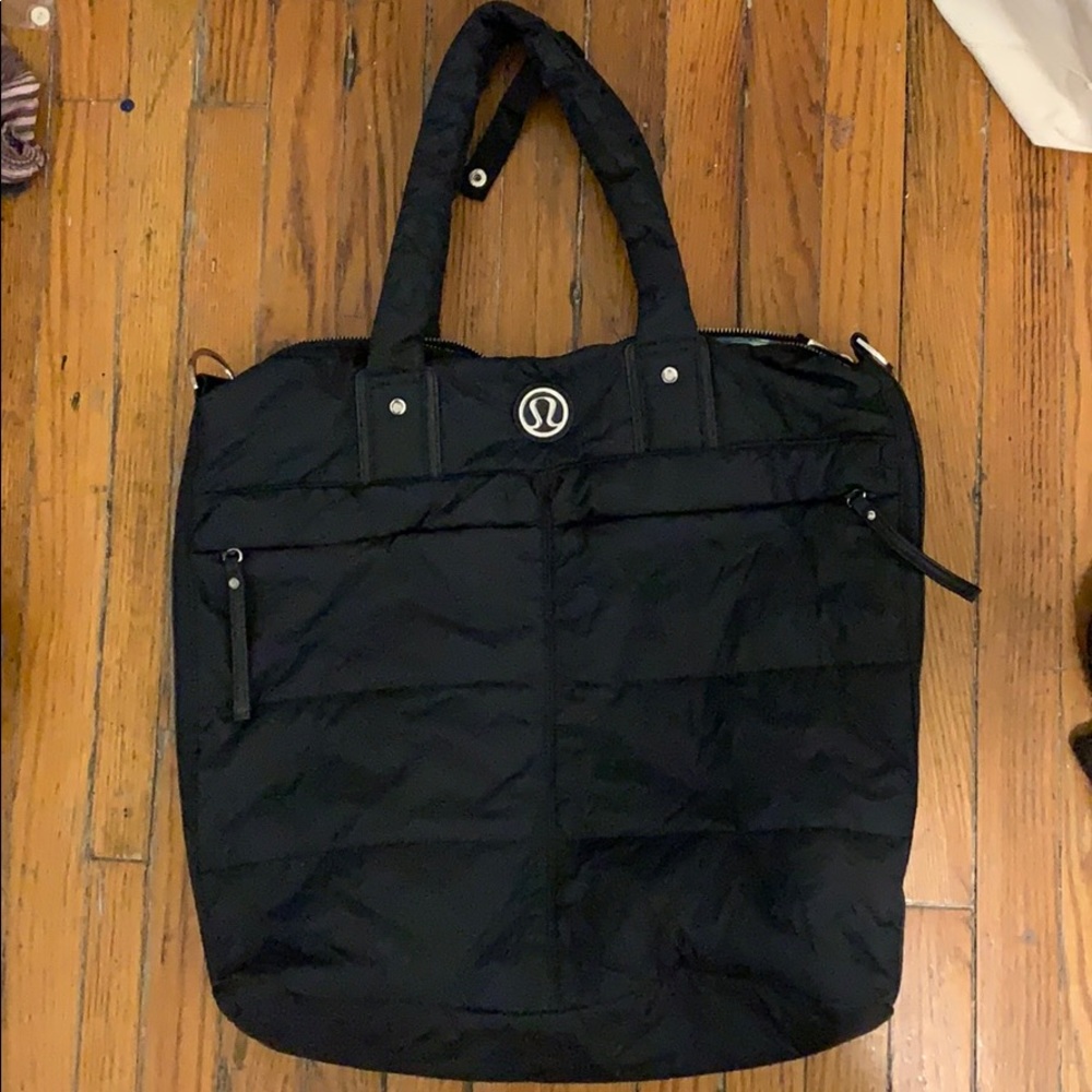 Lululemon nylon bag with lots of pockets
